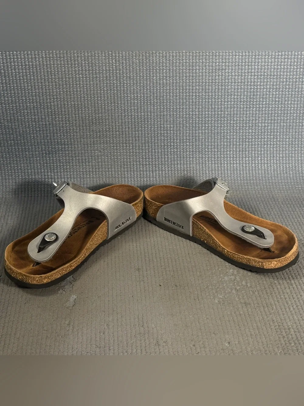 Birkenstock Kid’s Gizeh Silver Birko-Flor Sandal Size Size 2 US 33 EU